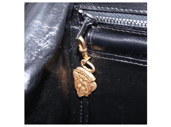GUCCI Chain Hand Bag Leather Black Gold - vista 21