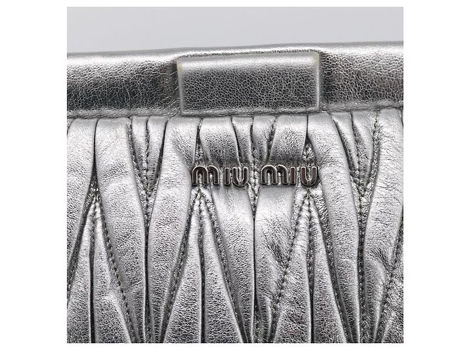 Miu Miu Matelassé Schultertasche Leder Silver - Ansicht 17