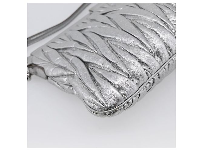 Miu Miu Matelassé Schultertasche Leder Silver - Ansicht 9