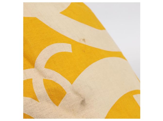 CHANEL Drawstring Chain Shoulder Bag Canvas Yellow Gold Tone CC - vista 15