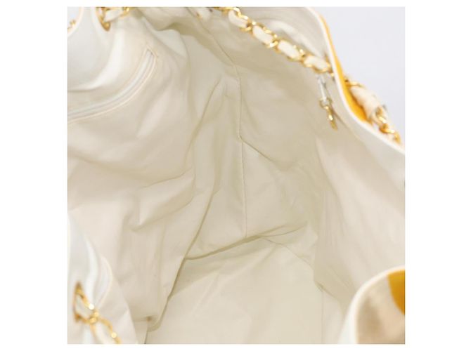 CHANEL Drawstring Chain Shoulder Bag Canvas Yellow Gold Tone CC - vista 20