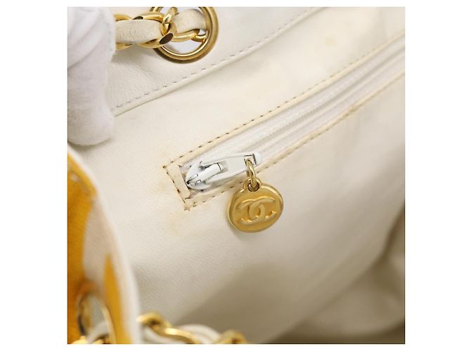 CHANEL Drawstring Chain Shoulder Bag Canvas Yellow Gold Tone CC - vista 23