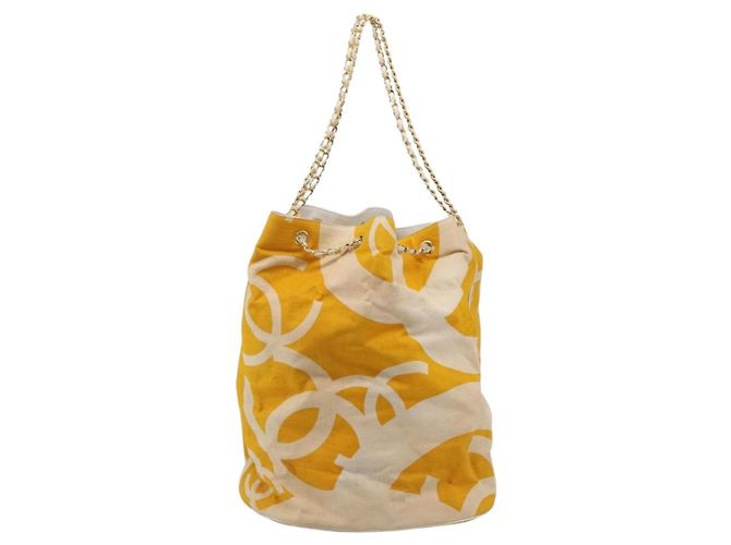 CHANEL Drawstring Chain Shoulder Bag Canvas Yellow Gold Tone CC - vista 3