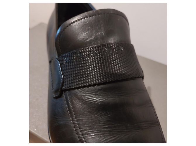 Prada schwarze Leder-Loafer - Ansicht 9