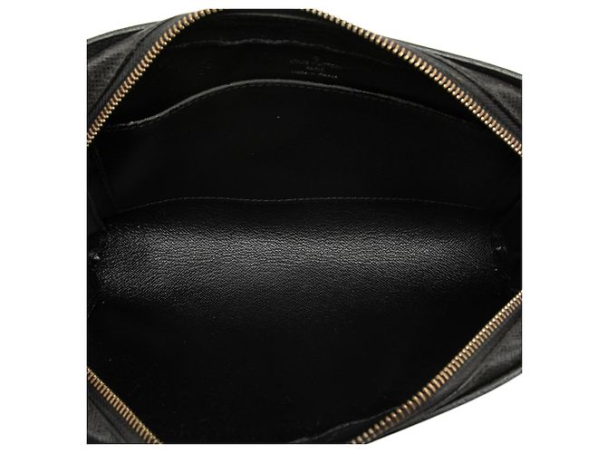 Louis Vuitton Black Taiga Pochette Baikal - vista 4