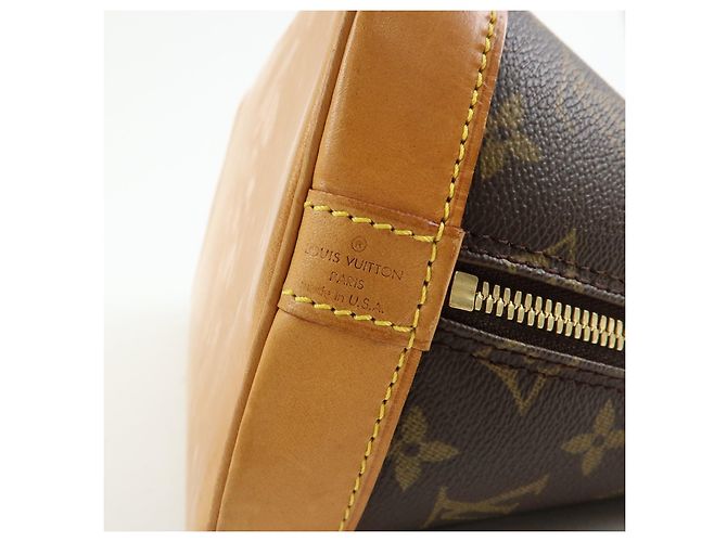 Louis Vuitton Alma Monogram Canvas PM - view 6