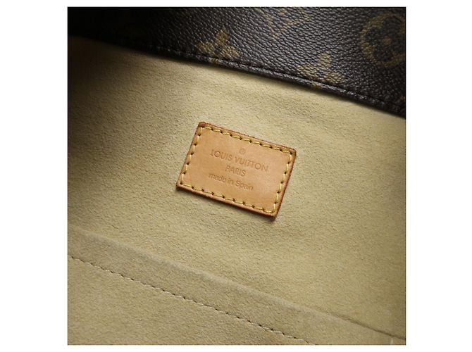 Louis Vuitton Artsy Monogram Canvas MM - vue 6