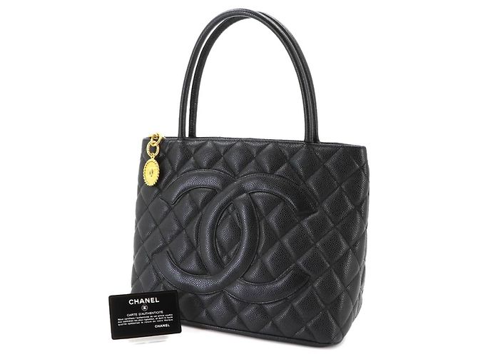 Borsa Tote Chanel Medallion in pelle di vitello granulata nera - vista 2