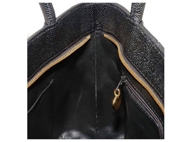 Borsa Tote Chanel Medallion in pelle di vitello granulata nera - vista 8