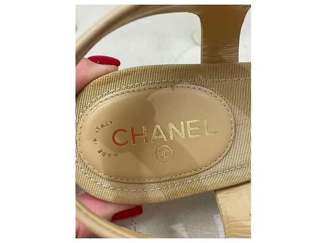 Sandali bassi Chanel decorati con perle - vista 3