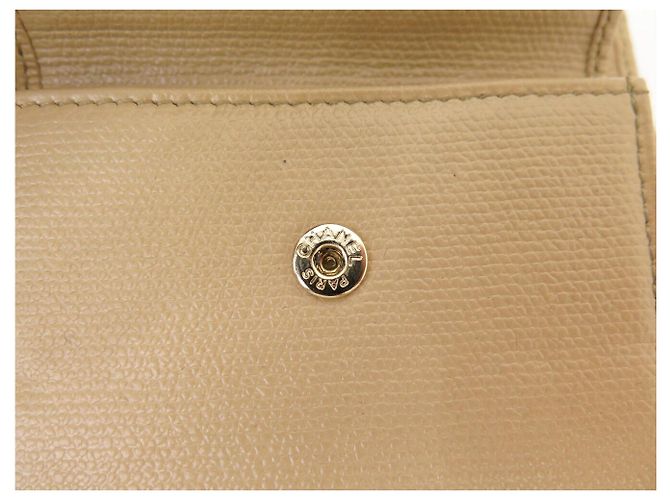 CARTERA CHANEL COCO BUTTON LOGO CC 2 VUELTAS CUERO BEIGE - vista 10