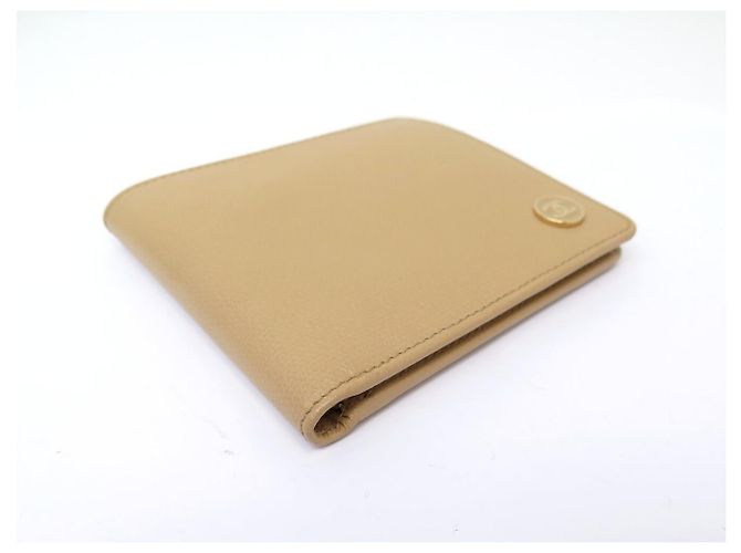 CARTERA CHANEL COCO BUTTON LOGO CC 2 VUELTAS CUERO BEIGE - vista 3
