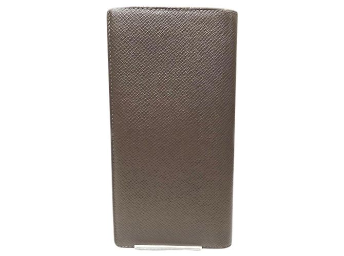 Louis Vuitton Portefeuille Brazza Taiga Leather Bi Fold Wallet - vista 2