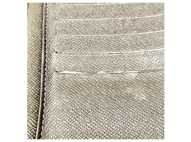 Louis Vuitton Portefeuille Brazza Taiga Leather Bi Fold Wallet - vista 8