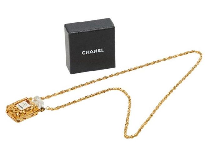 Collana con ciondolo a catena a forma di flacone di profumo Chanel N5 - vista 4