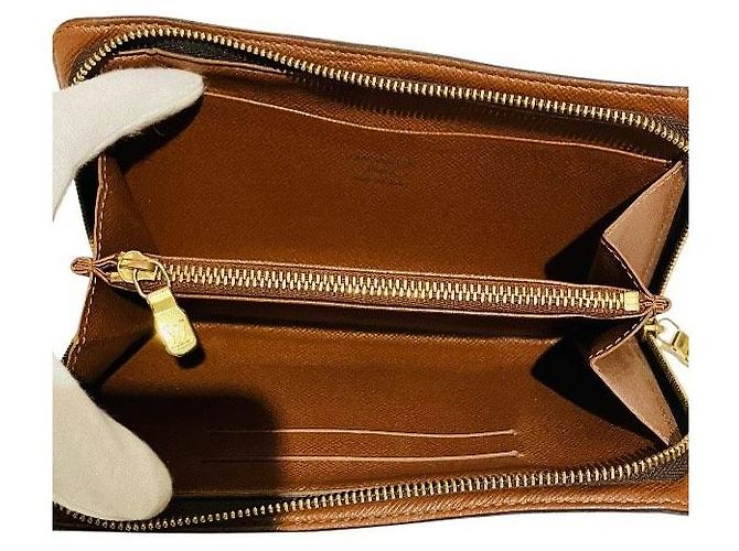 Louis Vuitton Monogram Porte Monnaie Zip Wallet - vista 3