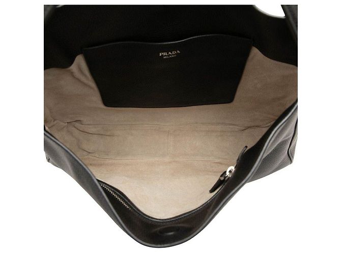 Prada Schultertasche aus Leder mit Triangle-Logo-Plakette - Ansicht 4