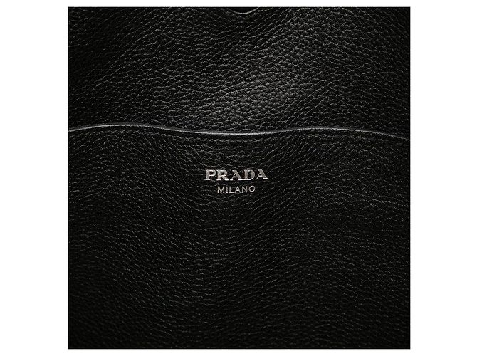 Prada Schultertasche aus Leder mit Triangle-Logo-Plakette - Ansicht 5