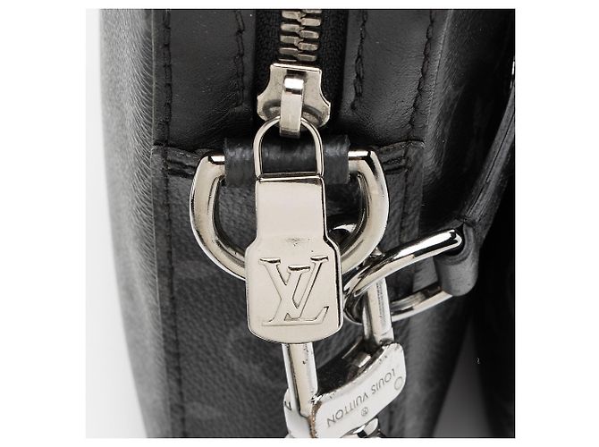 Louis Vuitton Reverse Monogram Eclipse Trio Messenger - vista 10