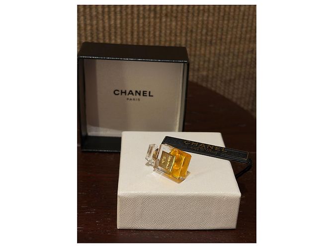 Broche Chanel N°5 Frasco de Perfume - vista 3