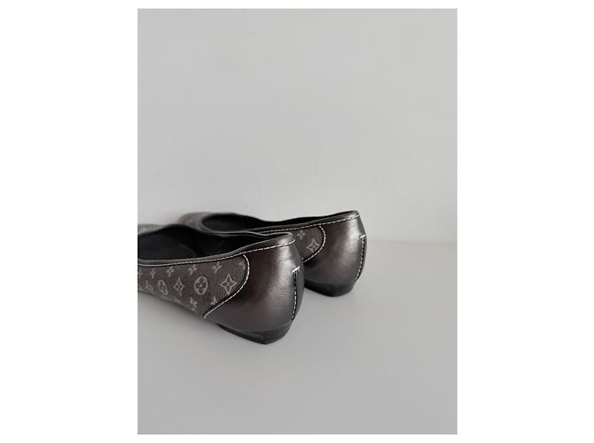 Louis Vuitton Bailarinas Monogram Gris - vista 2
