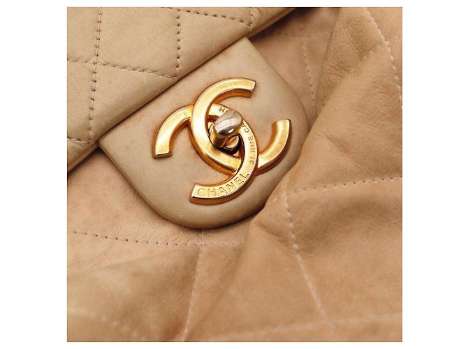 Bolsa de aba acolchoada Chanel em couro bege - vista 10