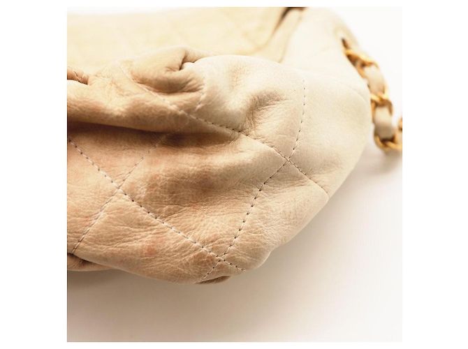 Bolsa de aba acolchoada Chanel em couro bege - vista 14