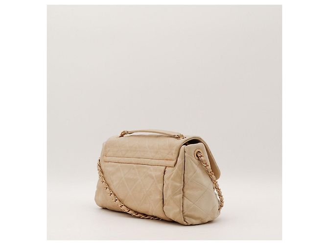 Bolsa de aba acolchoada Chanel em couro bege - vista 4