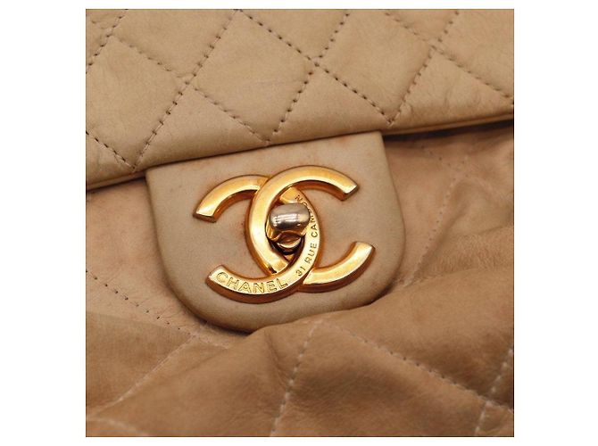Bolsa de aba acolchoada Chanel em couro bege - vista 7