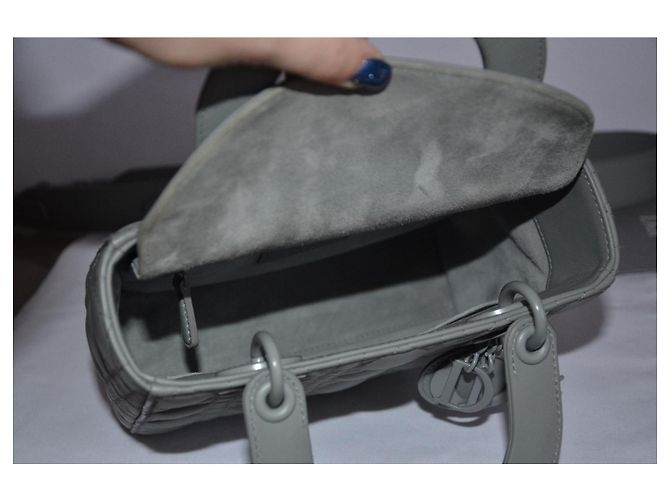 Christian Dior Borsa Lady Dior Small in pelle grigia - vista 10