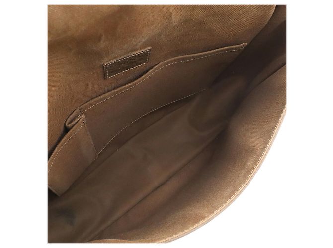 Sac à épaule Louis Vuitton Taiga Andrei - vue 7