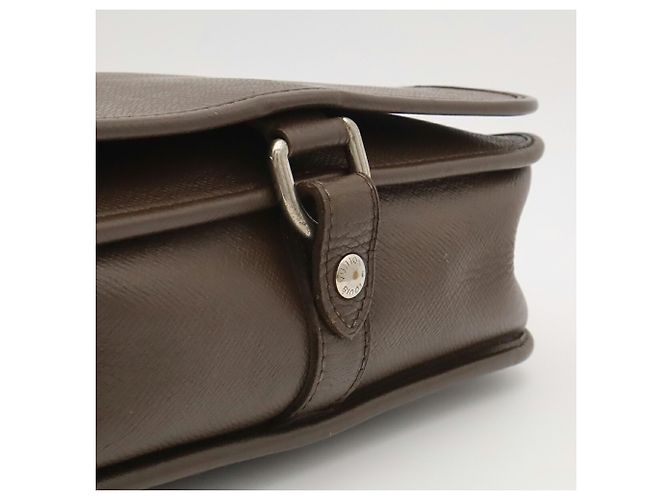 Sac à épaule Louis Vuitton Taiga Andrei - vue 8