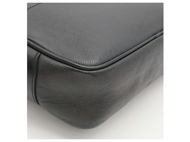 Borsa a pochette Louis Vuitton Taiga Kalga - vista 4