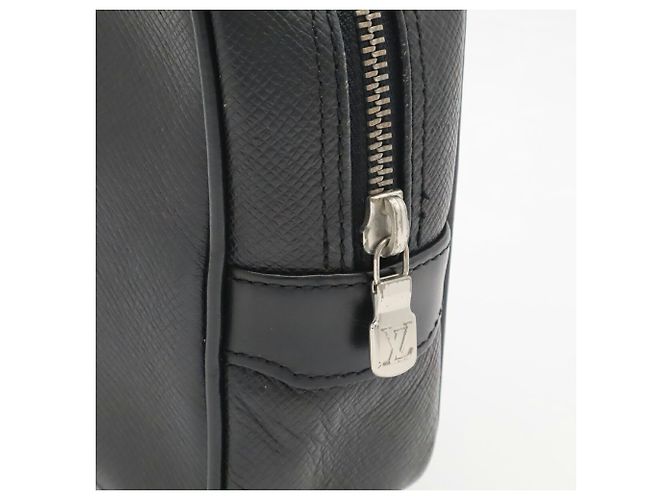 Borsa a pochette Louis Vuitton Taiga Kalga - vista 7