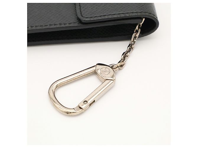 Louis Vuitton Taiga Portefeuille Badge Key Case - vista 5