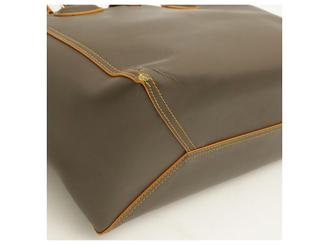Loewe Leo Tote Bag aus braunem Leder - Ansicht 4