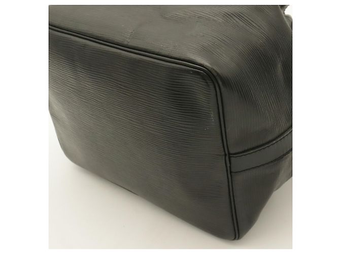 Noe Louis Vuitton Epi Petit Noé Shoulder Bag - view 4