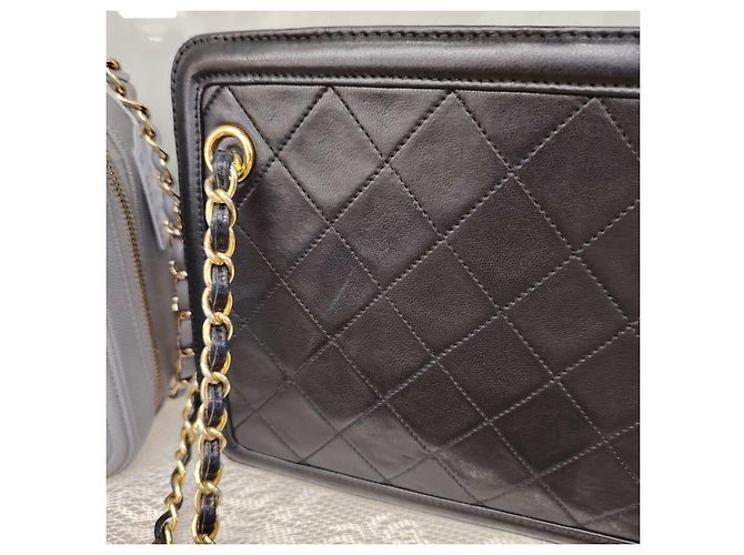 Borsa a tracolla Chanel in pelle di agnello nera con nappe - vista 8