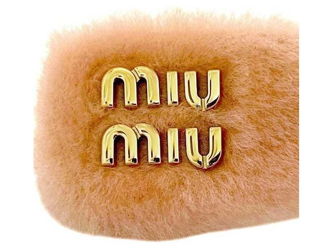 Fermi capelli in pelliccia rosa Miu Miu - vista 6