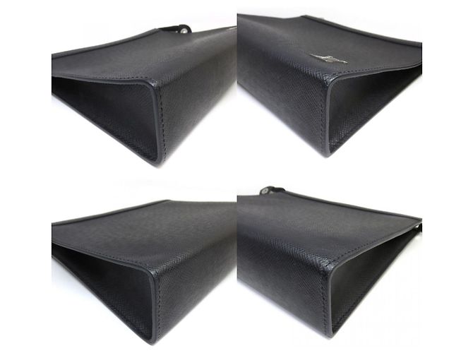 Louis Vuitton Taiga Pochette Voyage Clutch Bag - vista 4