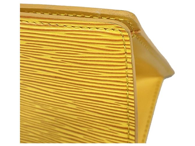 Louis Vuitton Epi Sac Triangle Handbag M52099 Jaune - vue 7