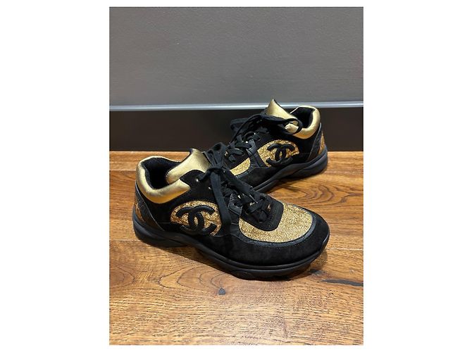 Baskets Chanel CC Logo en daim et paillettes - vue 7