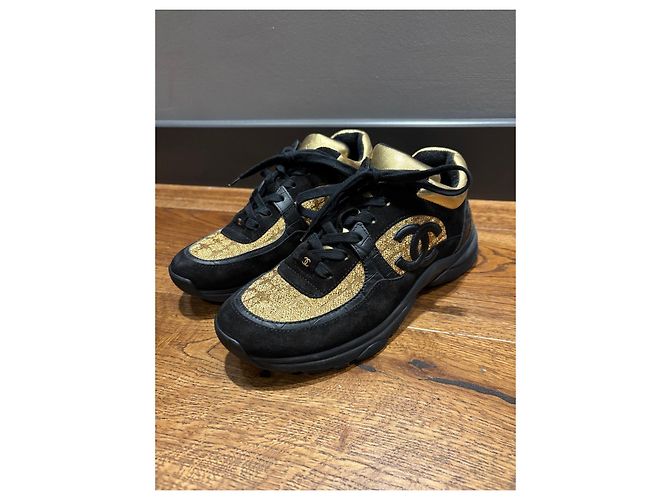 Baskets Chanel CC Logo en daim et paillettes - vue 9