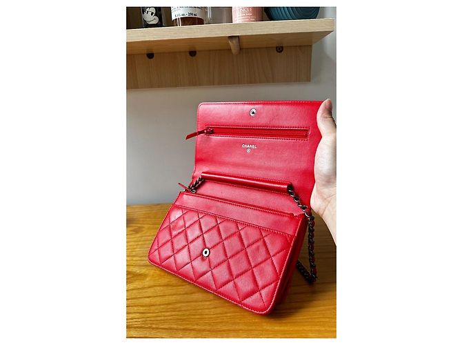 Borsa Chanel Wallet On Chain in pelle rossa - vista 4