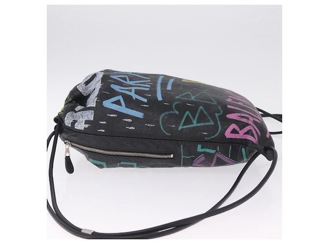 Balenciaga Graffiti Bazaar Drawstring Bag Leather Black 581779 Auth 211220V - Jerrillo - vista 4