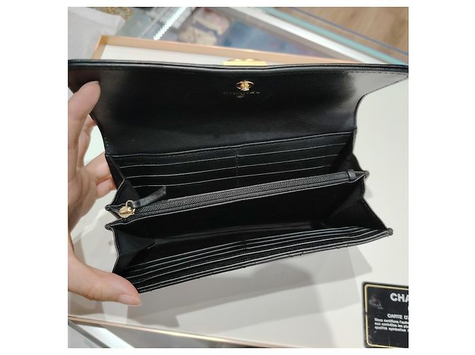Cartera Chanel Boy de piel negra - vista 10