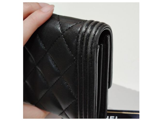 Cartera Chanel Boy de piel negra - vista 7