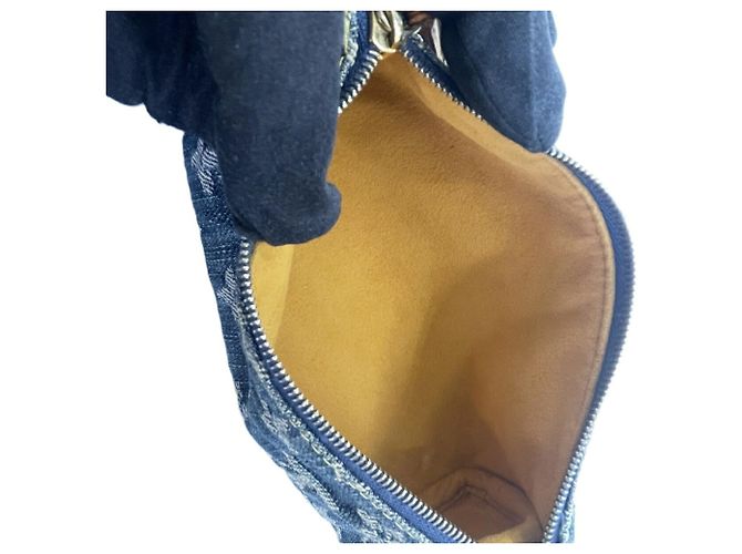 Louis Vuitton Trousse Speedy GM Pouch in Monogram Denim - vista 5
