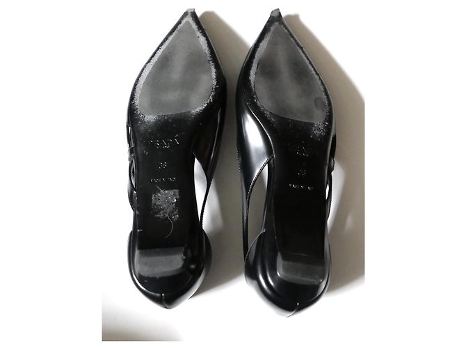Prada Ballerine a Punta in Pelle Nera con Ritagli - vista 6