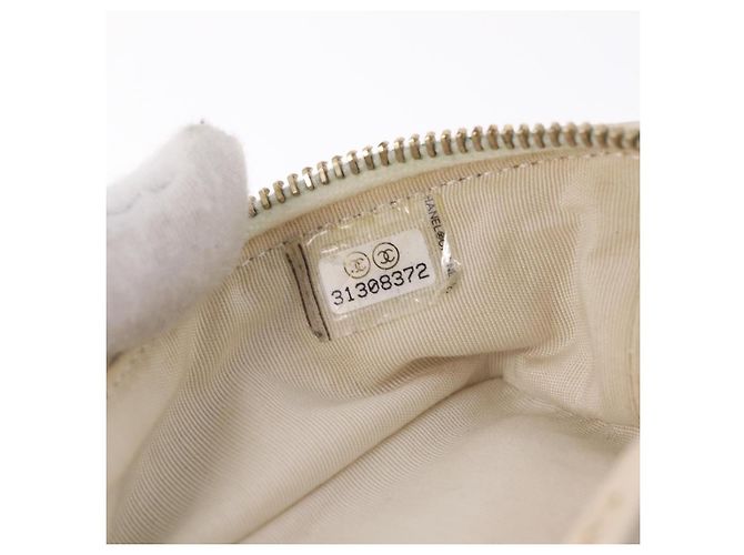 CHANEL Matelasse Vanity Chain Shoulder Pouch Caviar Skin White CC Auth 207090V - Jerrillo - vista 12
